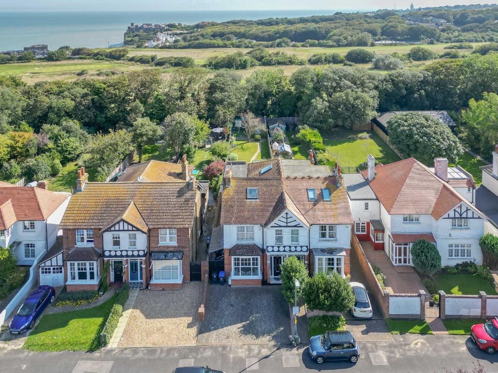 5 bed semidetached house for sale in Fitzroy Avenue, Broadstairs, Kent