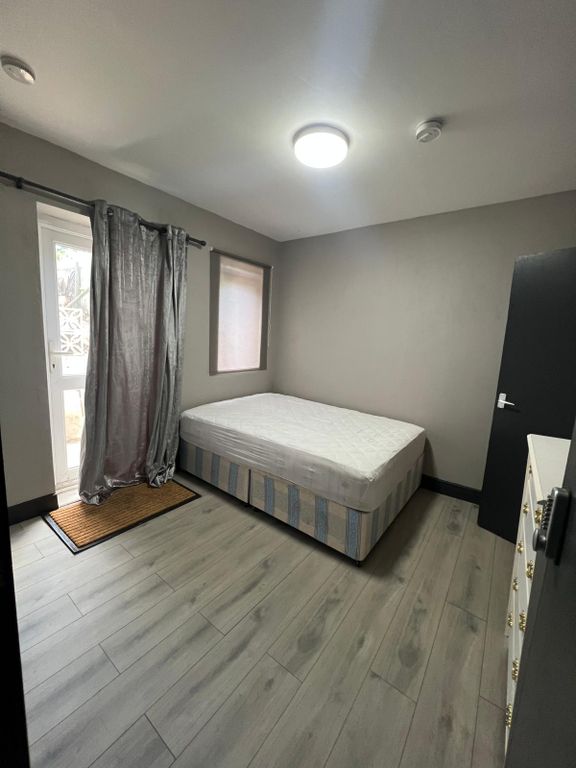 1 bed flat to rent in Silver Street, Coalville LE67, £600 pcm Zoopla