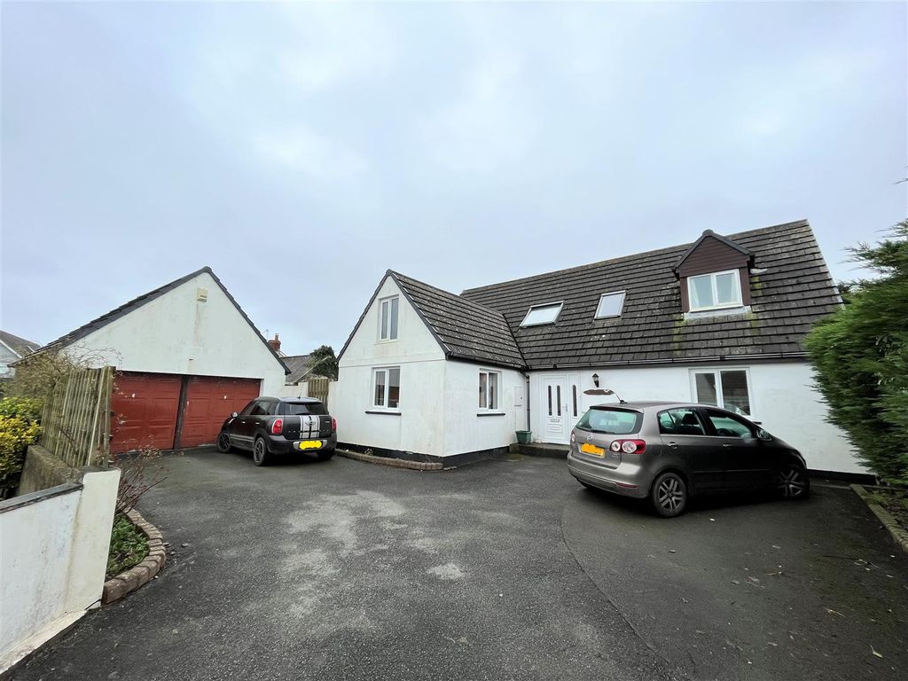 5 bed detached bungalow for sale in Deer Park Close, Tiers Cross