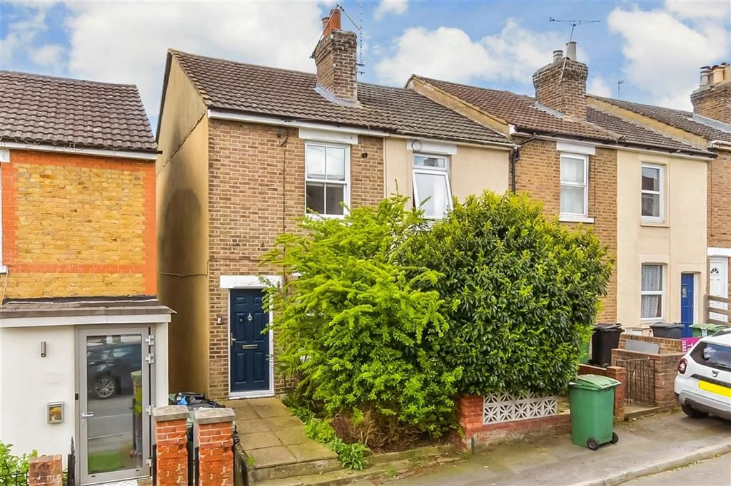 2 bed end terrace house for sale in Dover Street, Barming, Maidstone