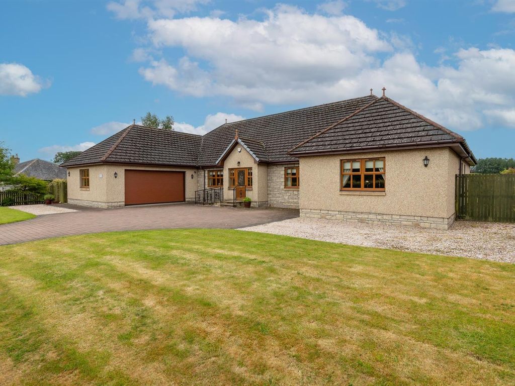 5 bed detached house for sale in Bankfoot, Perth PH1, £520,000 Zoopla