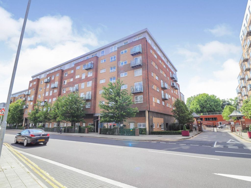 2 bed flat for sale in Cherrydown East, Basildon SS16 Zoopla