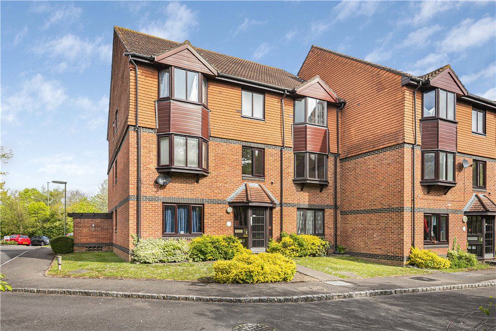 2 bed property for sale in Foxhills, Woking, Surrey GU21, £245,000 Zoopla