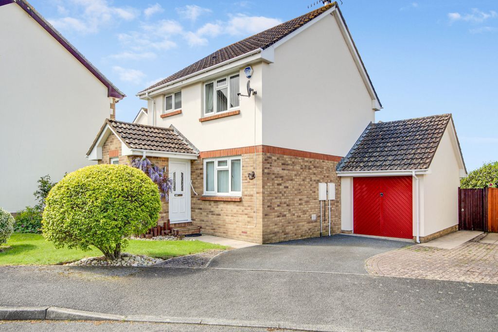 3 bed detached house for sale in Coopers Drive, Roundswell, Barnstaple