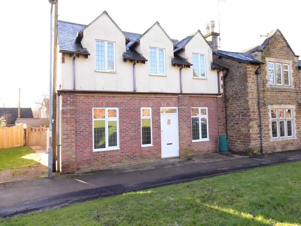 2 bed flat for sale in The Green, Newnham, Northamptonshire NN11 Zoopla