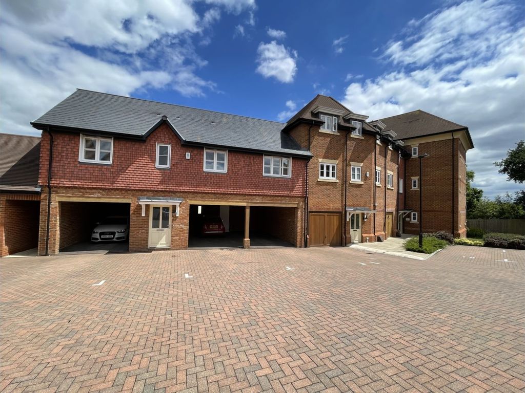 Charlock Place, Bracknell RG42  