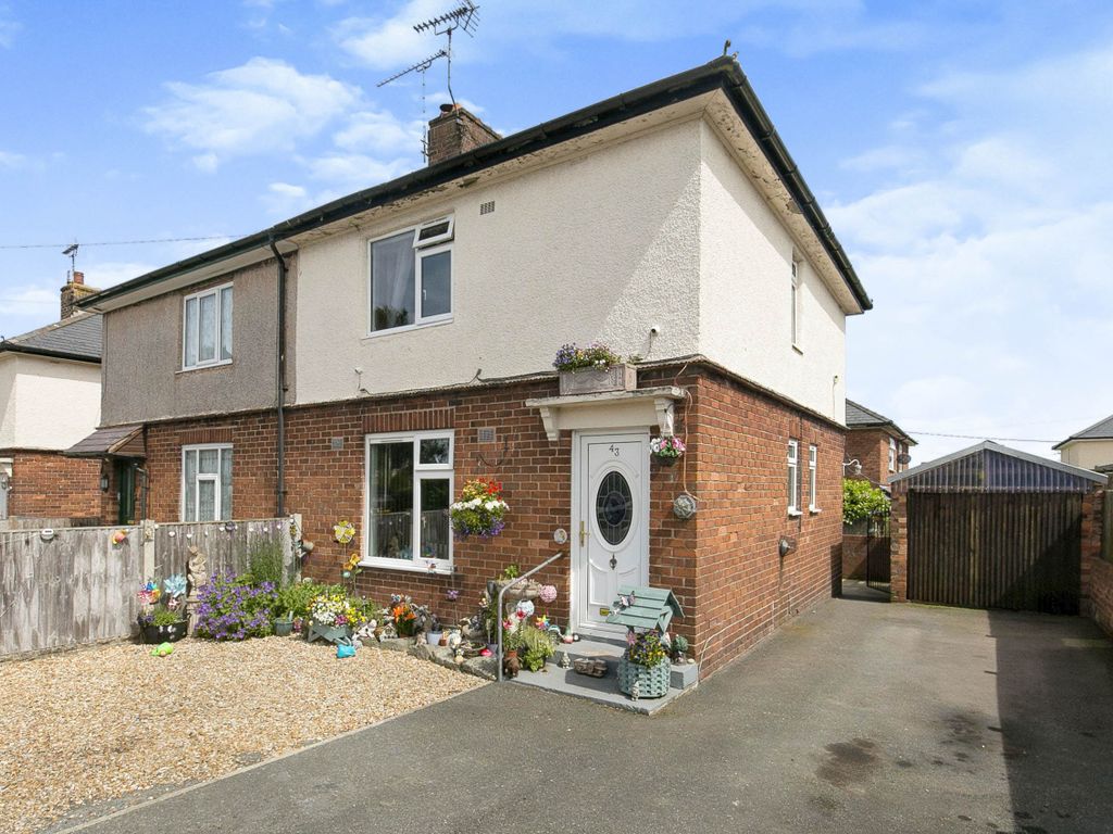3 bed semidetached house for sale in Maes Glyndwr, Mold CH7 Zoopla
