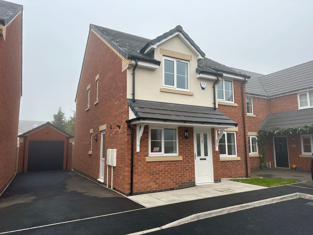 4 bed property to rent in Healy Close, Sileby, Loughborough LE12, £