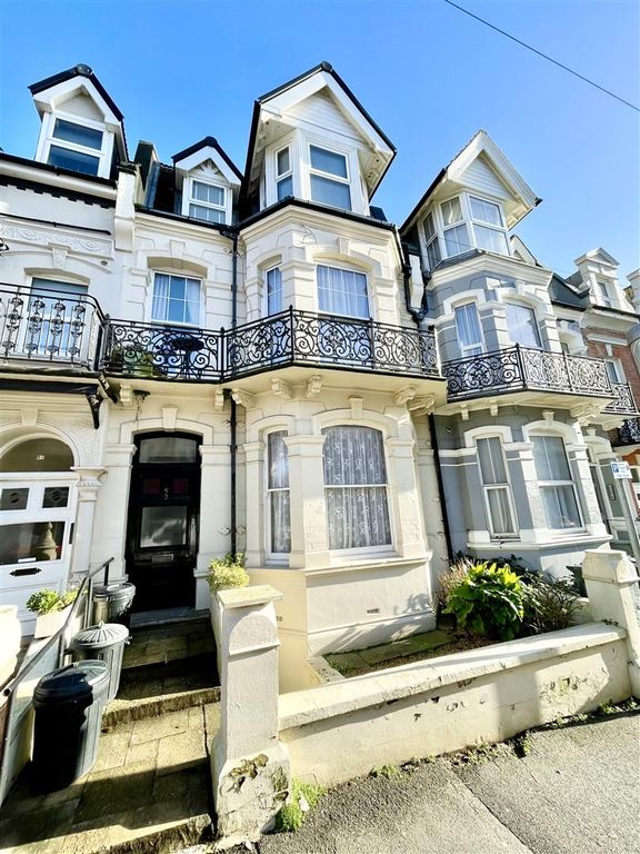 2 bed flat for sale in Wilton Road, BexhillOnSea TN40, £285,000 Zoopla