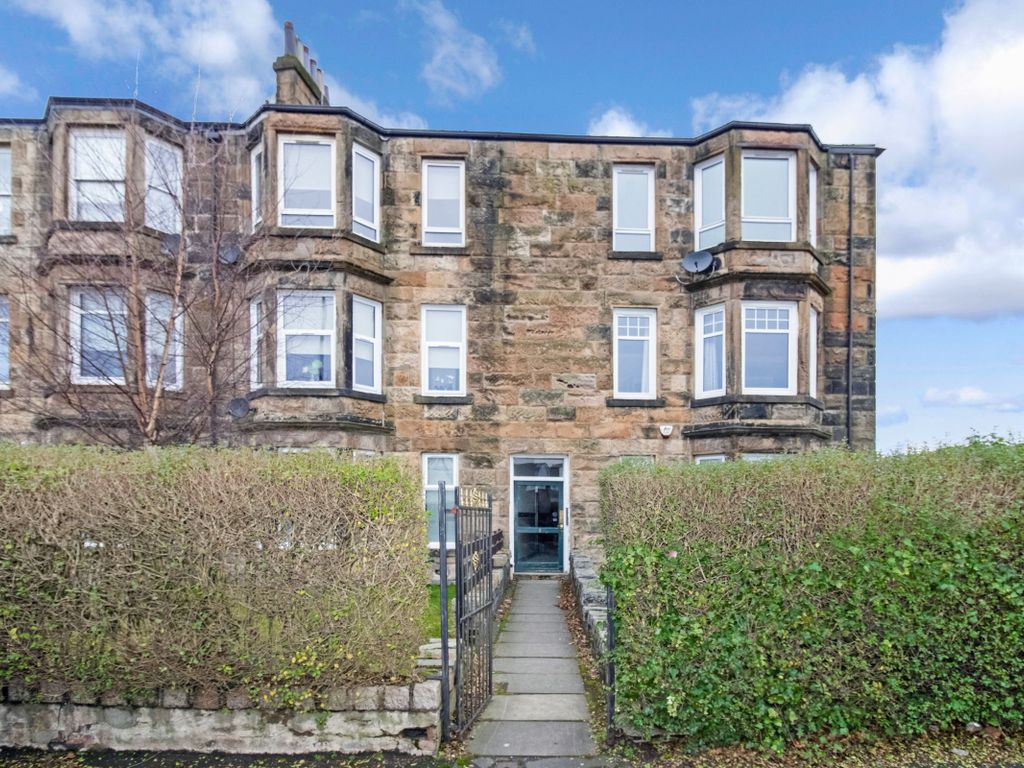 2 bed flat for sale in Auchinairn Road, Glasgow G64, £