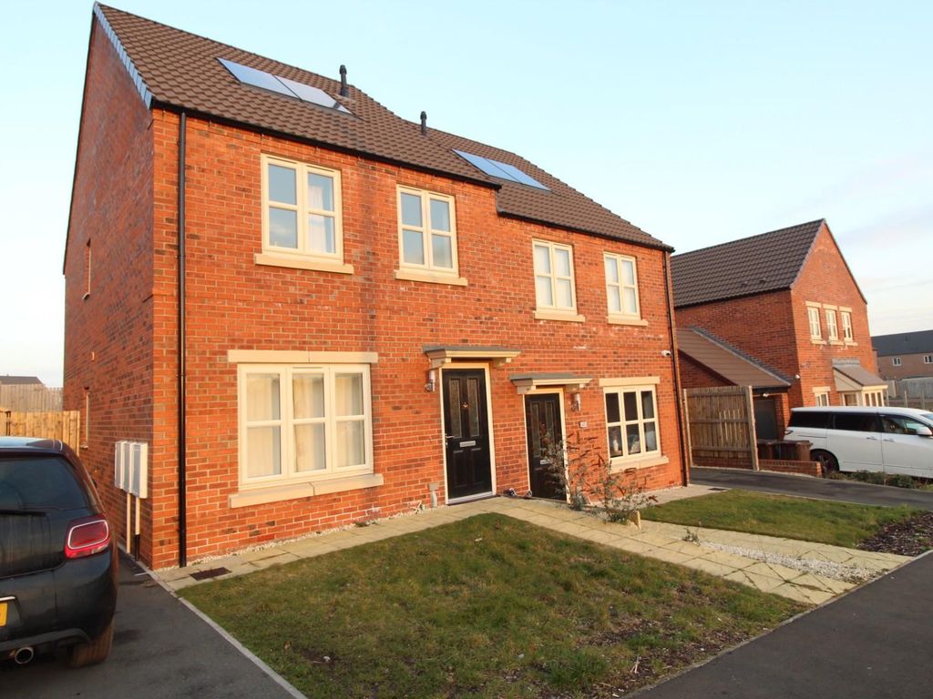 3 bed semidetached house to rent in Brook Street, Castleford WF10 Zoopla