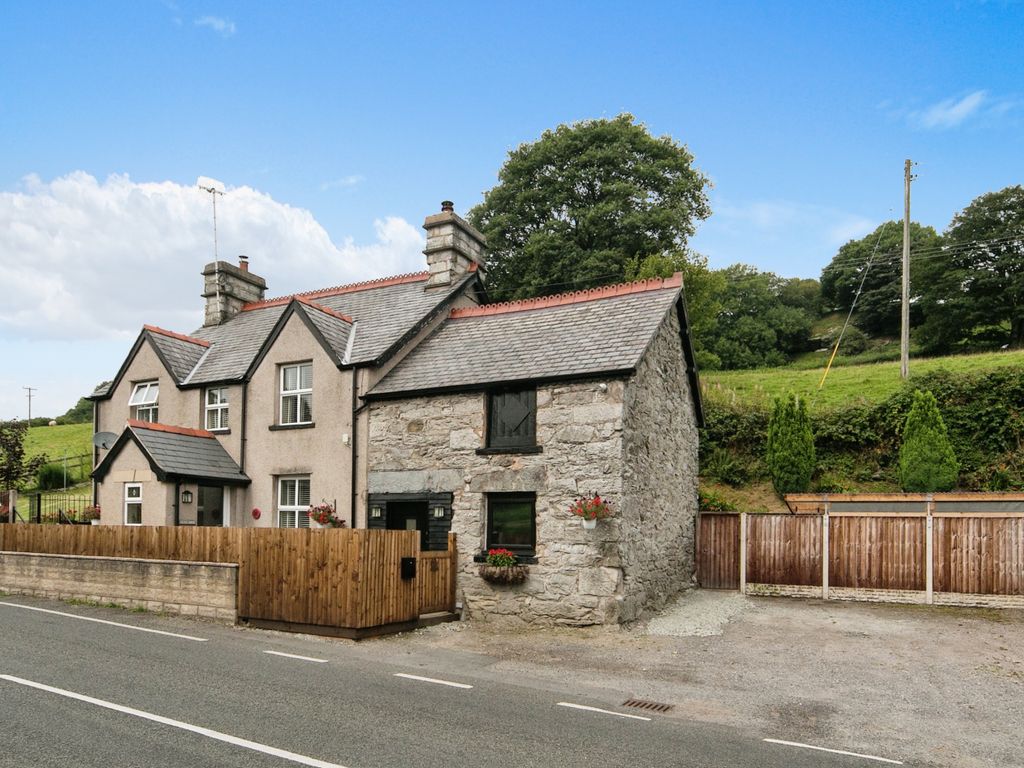 3 bed detached house for sale in Ty Nant, Corwen LL21, £320,000 Zoopla