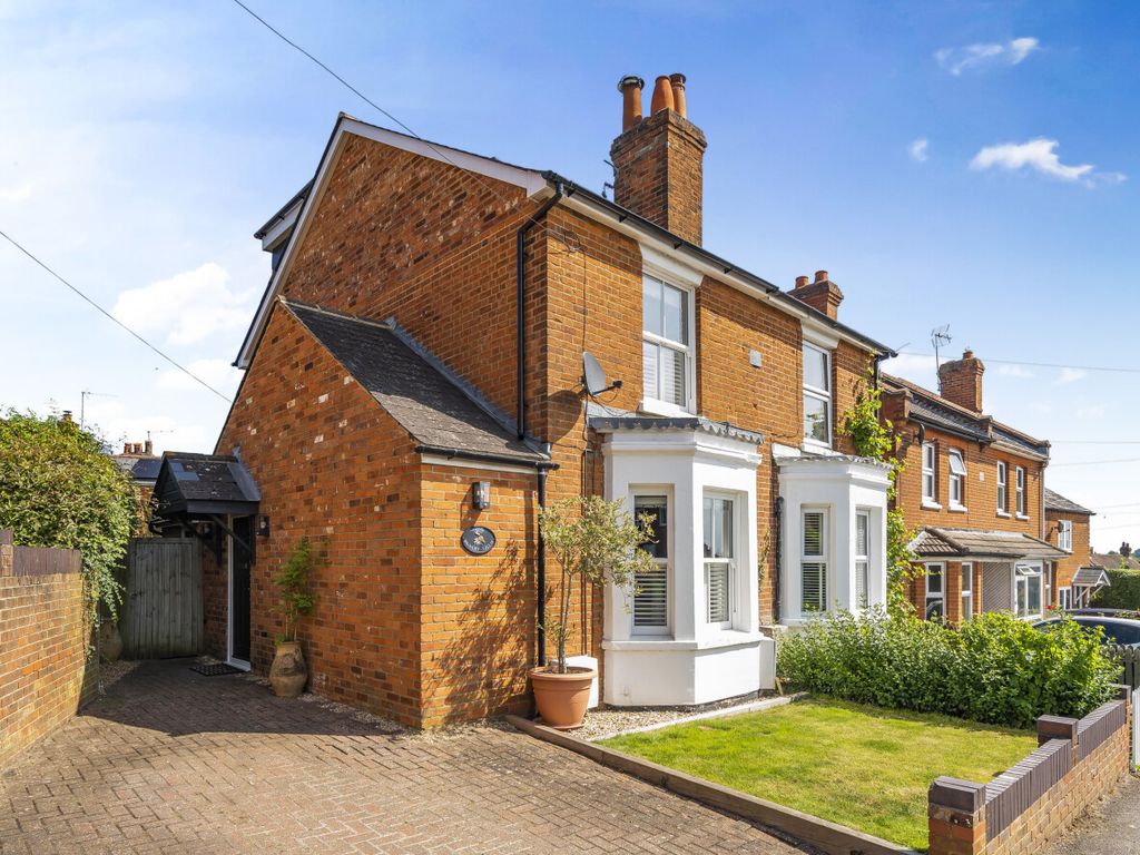 3 bed detached house for sale in Dunley Villas, Binfield, Bracknell