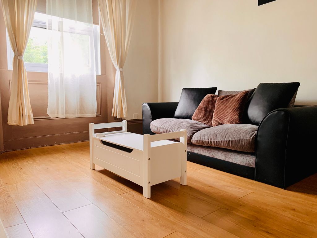 1 bed flat to rent in Friern Park, North Finchley N12 Zoopla