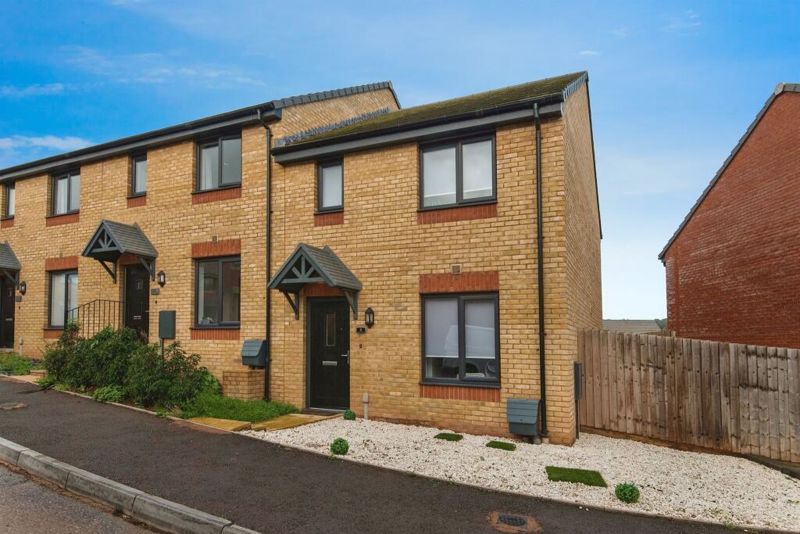 3 bed semidetached house for sale in Viking Grove, Exeter EX1, £