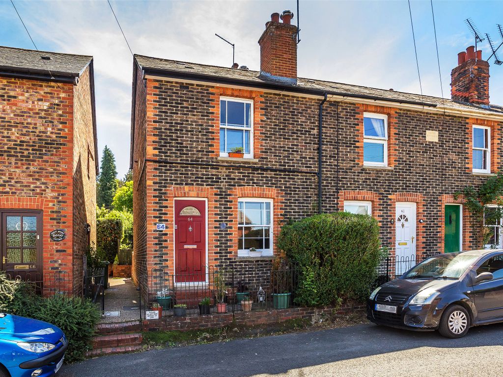 2 bed end terrace house for sale in Furlong Road, Westcott, Dorking RH4
