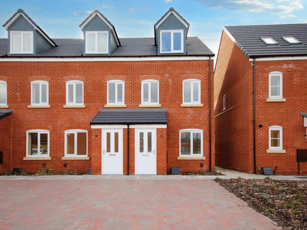 3 bed end terrace house for sale in Helmsley Close, NewtonLeWillows