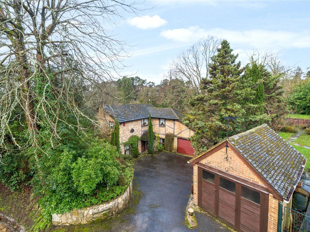 4 bed detached house for sale in Vicarage Hill, Farnham, Surrey GU9, £