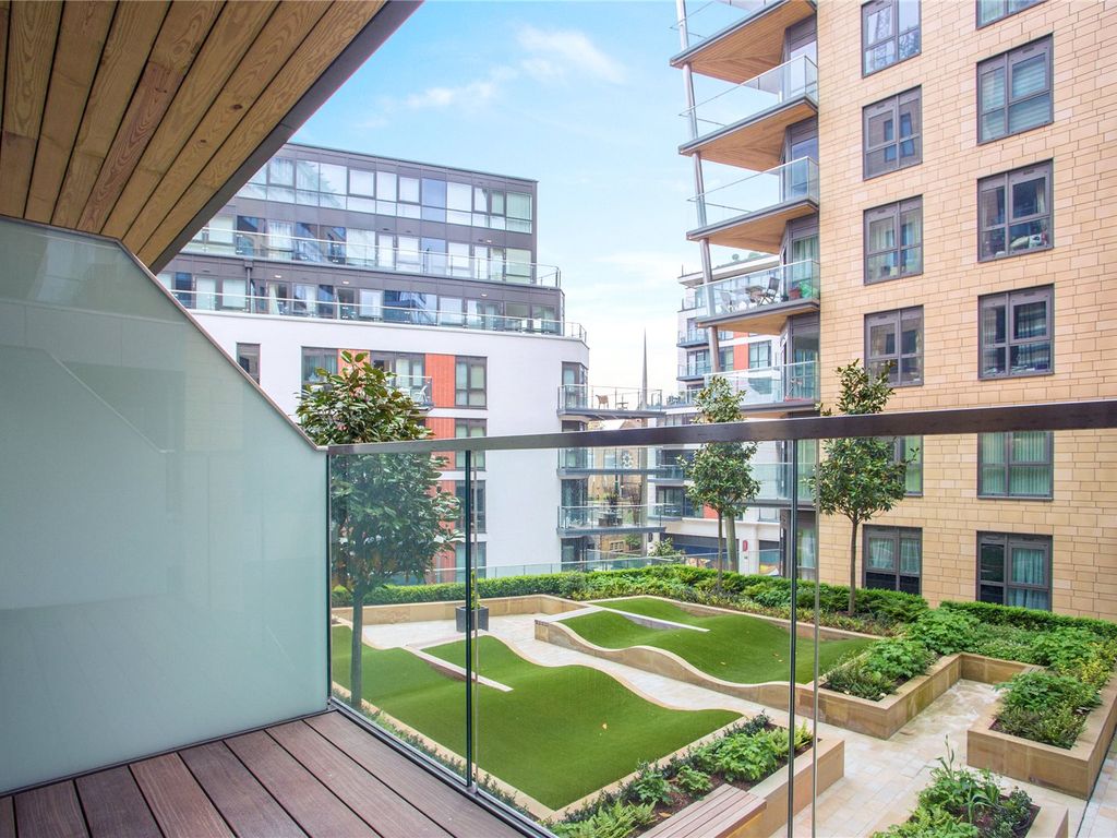 1 bed flat to rent in Dashwood Apartments, Dickens Yard, Longfield