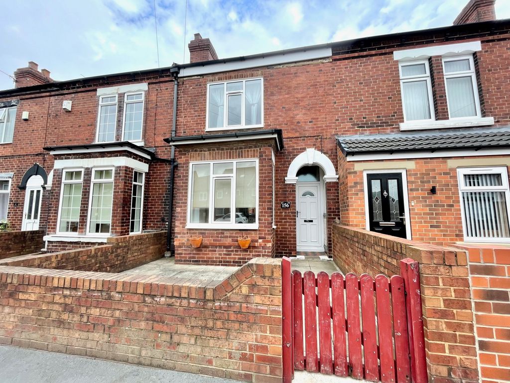 3 bed terraced house for sale in Featherstone Lane, Featherstone