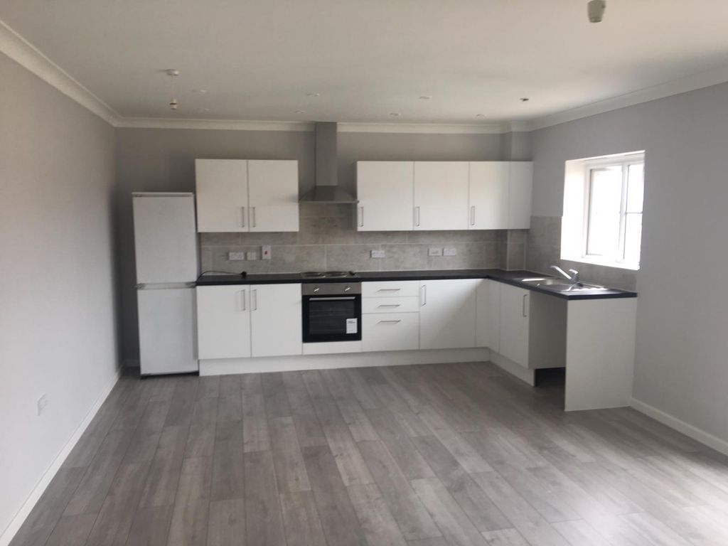 2 bed flat for sale in Ulverston, Purfleet RM19 Zoopla