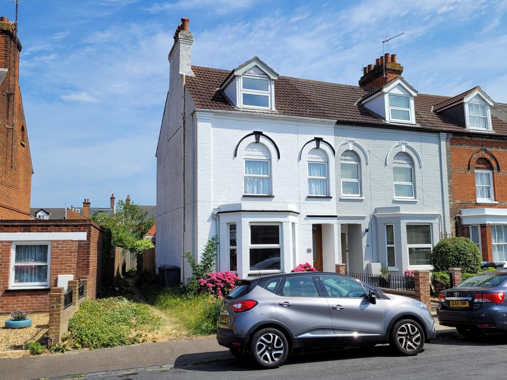 4 bed end terrace house for sale in Constable Road, Felixstowe IP11