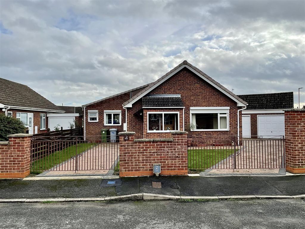 3 bed bungalow for sale in Pinfold Close, Collingham NG23 Zoopla