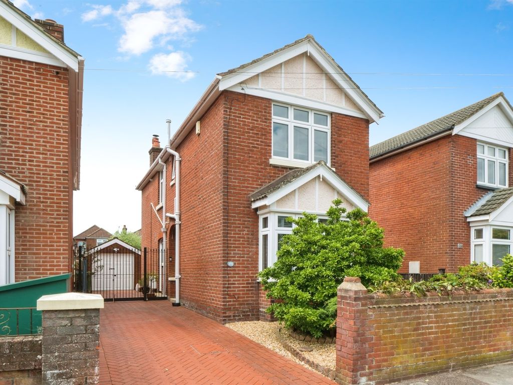 3 bed detached house for sale in Jameson Road, Southampton SO19, £