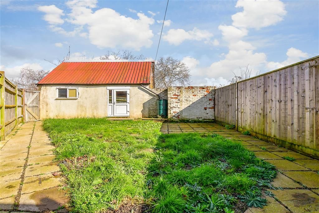 3 bed terraced house for sale in Maidstone Road, Staplehurst, Kent TN12, £300,000 Zoopla