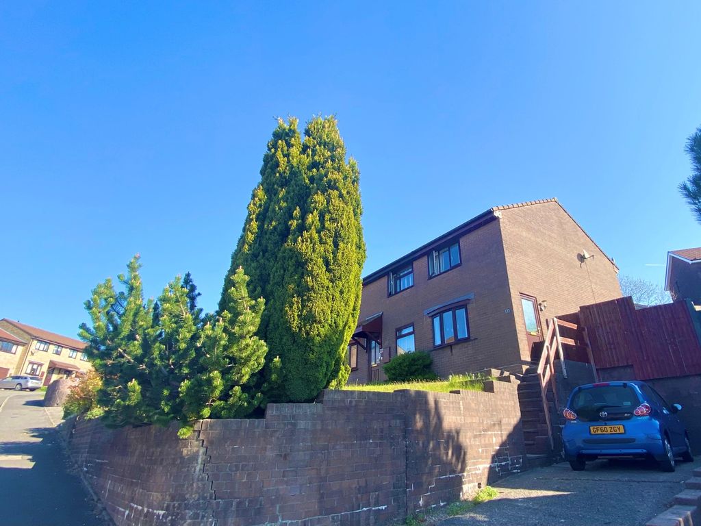 2 bed property to rent in Brynawel, Caerphilly CF83 Zoopla