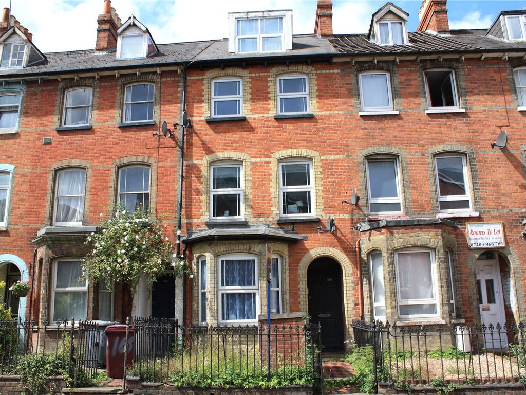 Studio to rent in Southampton Street, Reading, Berkshire RG1, £900 pcm