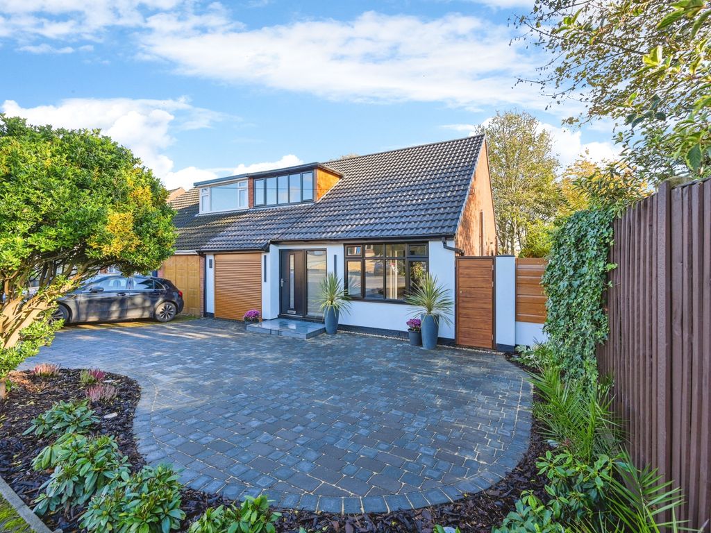 4 bed bungalow for sale in Oatfield Close, Burntwood, Staffordshire WS7, £340,000 Zoopla