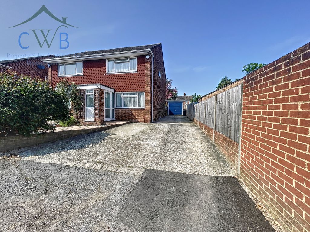 2 bed semidetached house for sale in Charles Close, Snodland ME6 Zoopla