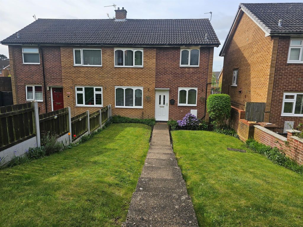 3 bed semidetached house for sale in Danes Close, Arnold, Nottingham