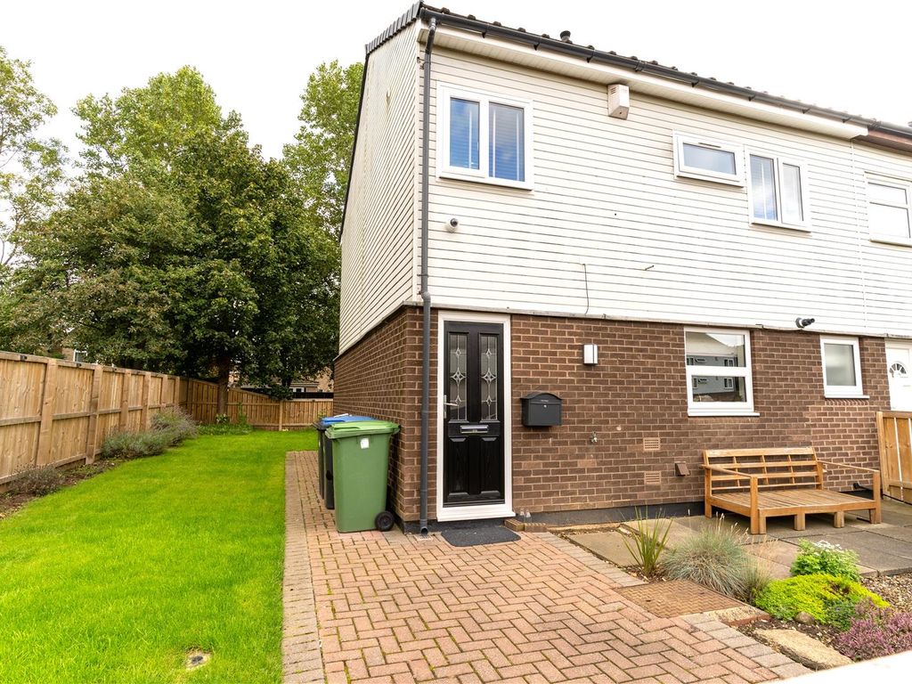 4 bed end terrace house for sale in Brecon Close, Peterlee SR8, £
