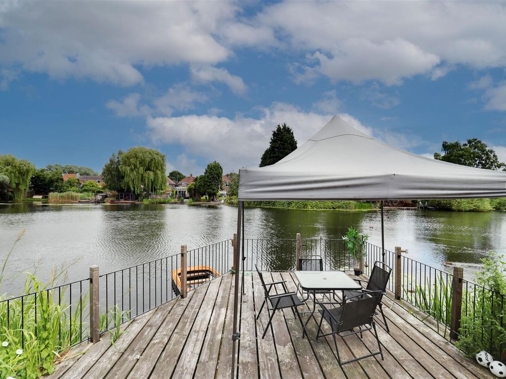 4 bed semidetached house for sale in Teal Road, Newport, Brough HU15