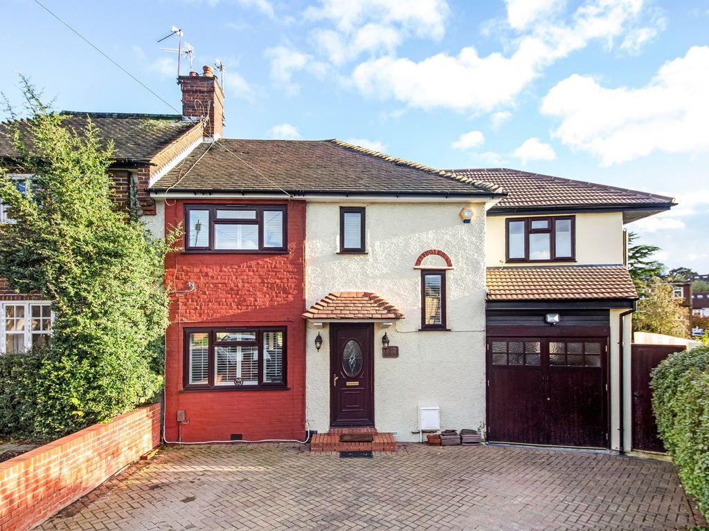 4 bed semidetached house for sale in Downsview Gardens, London SE19, £