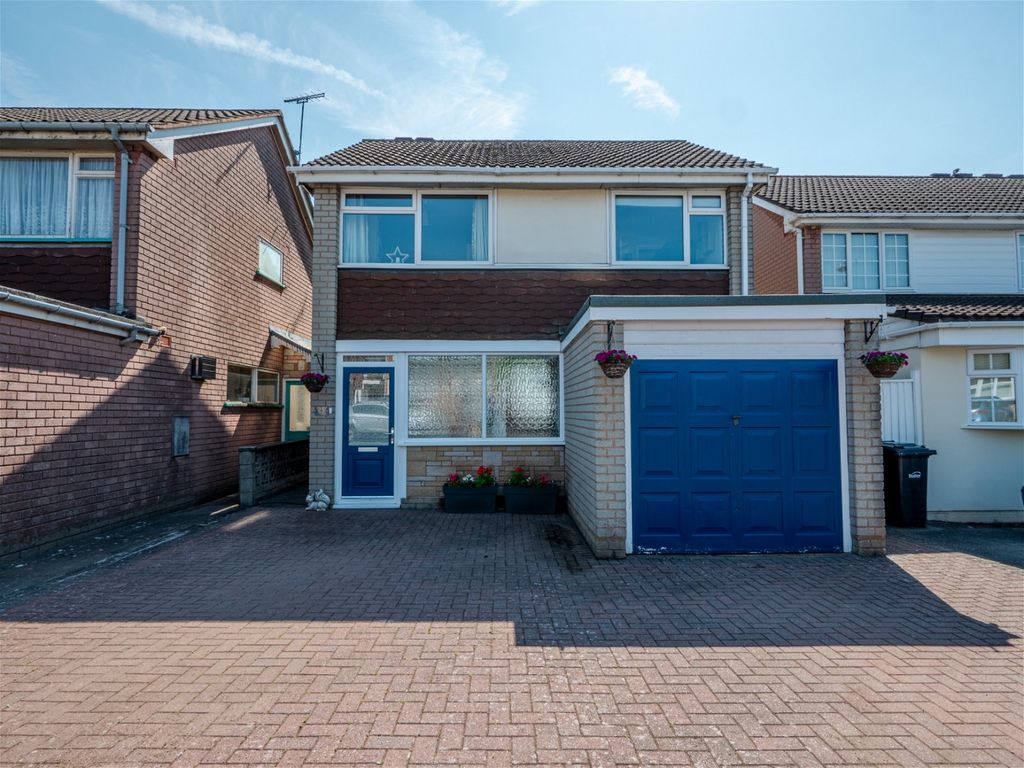 3 bed detached house for sale in Broadway Avenue, Halesowen B63 Zoopla