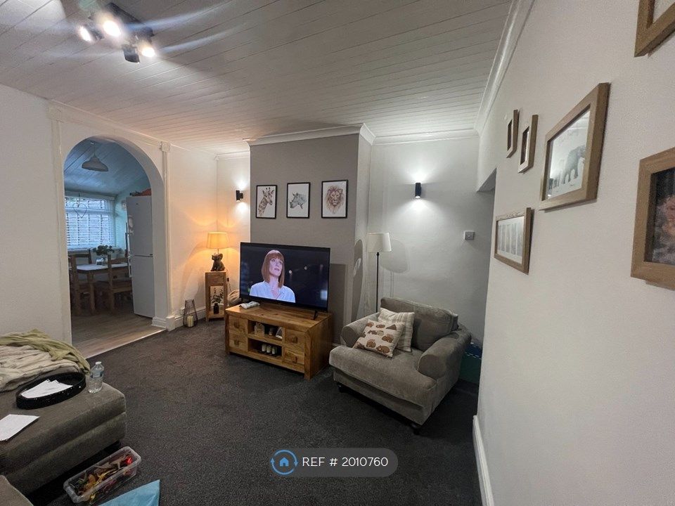 3 bed terraced house to rent in Bolton Road, Westhoughton, Bolton BL5