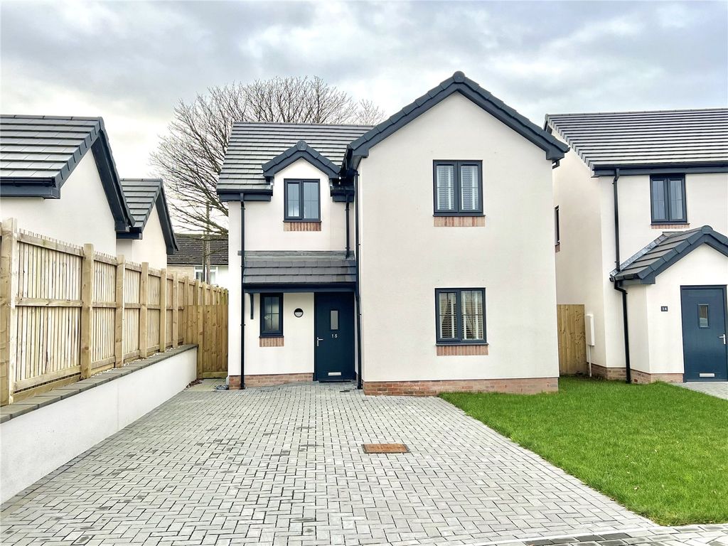 3 bed detached house for sale in Cwrt Dolwerdd, Boncath, Pembrokeshire