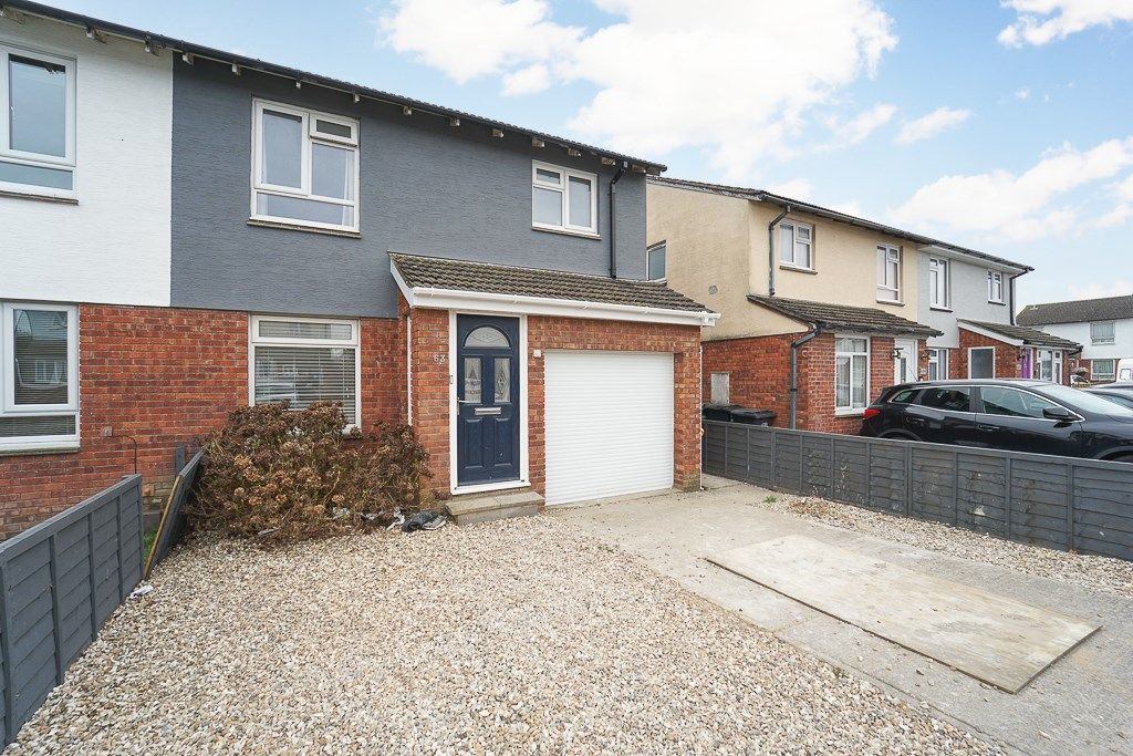 4 bed semidetached house for sale in Canterbury Close, Worle, Weston