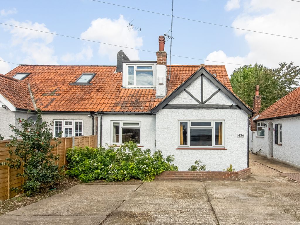 3 bed semidetached bungalow for sale in Chipstead Valley Road