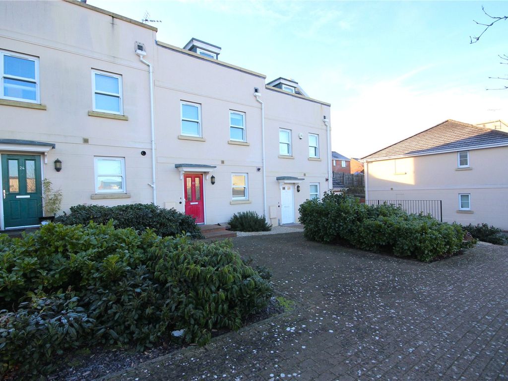 3 bed terraced house for sale in Clearwell Gardens, Cheltenham