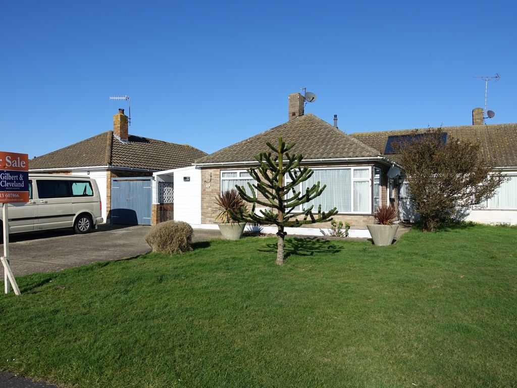 3 bed semidetached bungalow for sale in Gainsborough Drive, Selsey