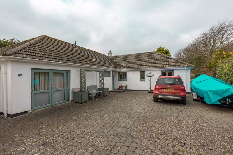 4 bed detached bungalow for sale in Alexandra Road, Illogan, Redruth