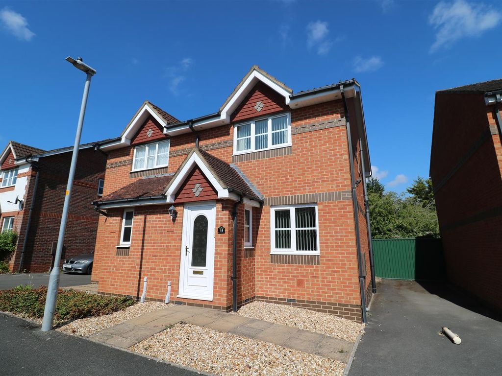 2 bed semidetached house for sale in Cheviot Close, Trowbridge BA14, £