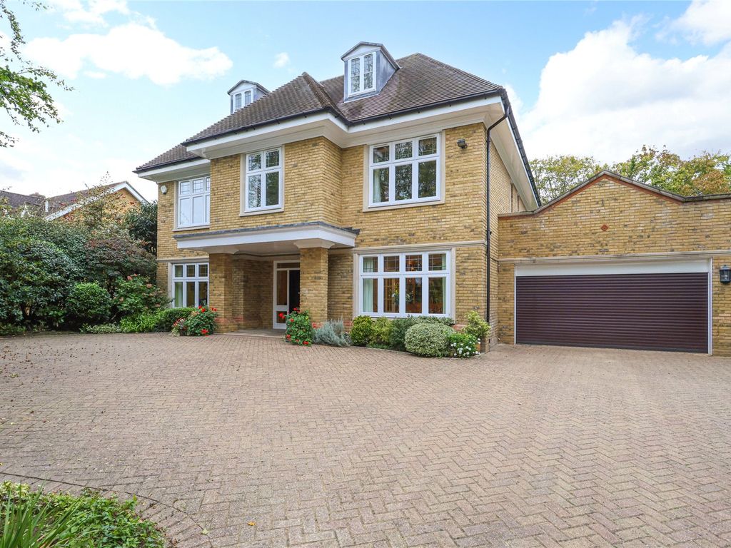 5 bed detached house for sale in Ashley Rise, WaltonOnThames, Surrey