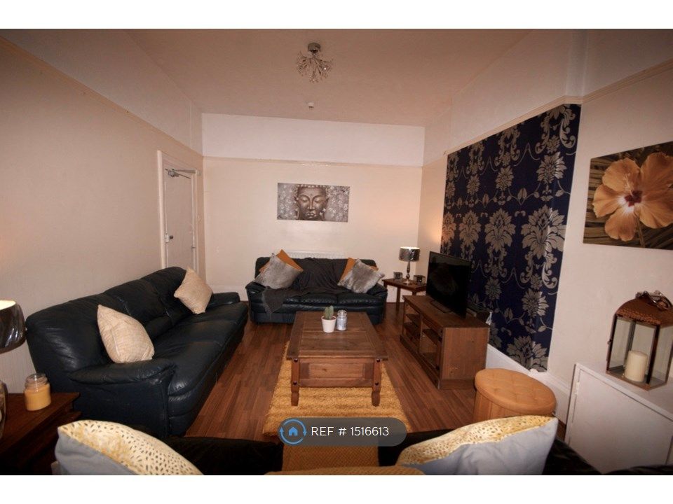 7 bed semidetached house to rent in Hartington Road, Toxteth