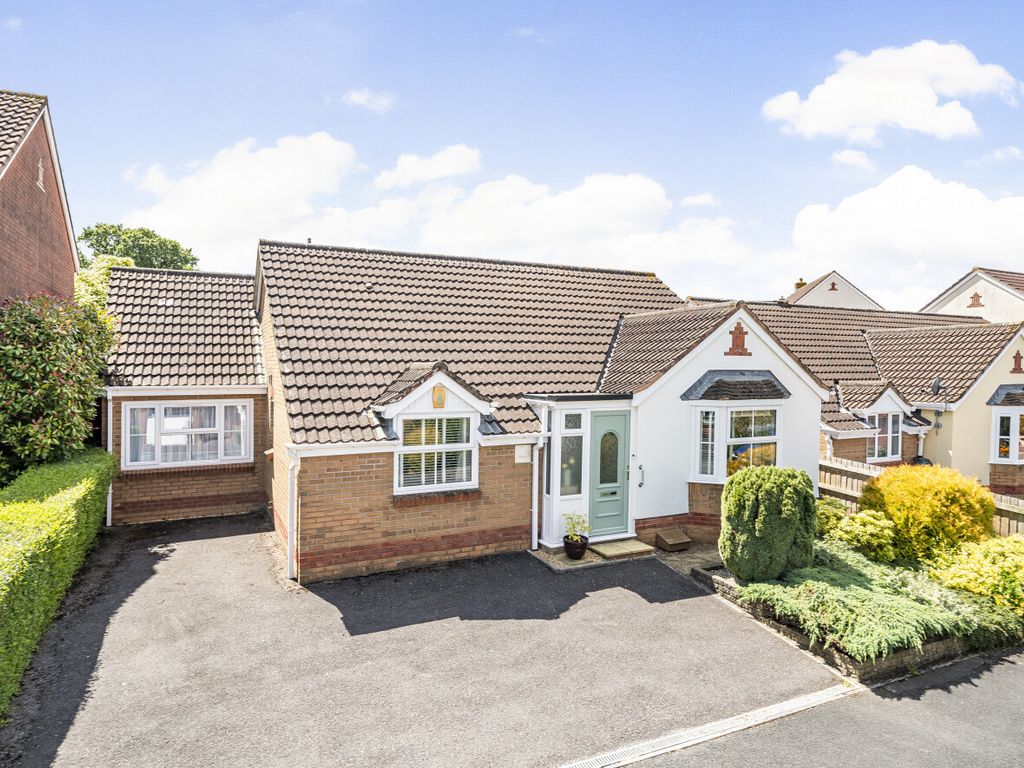 3 bed bungalow for sale in Glanvill Way, Honiton, Devon EX14, £400,000