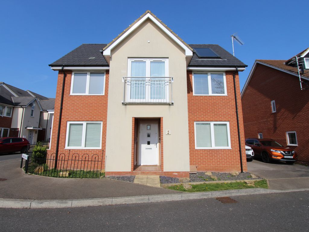 3 bed detached house to rent in Carradine Crescent, Oxley Park, Milton